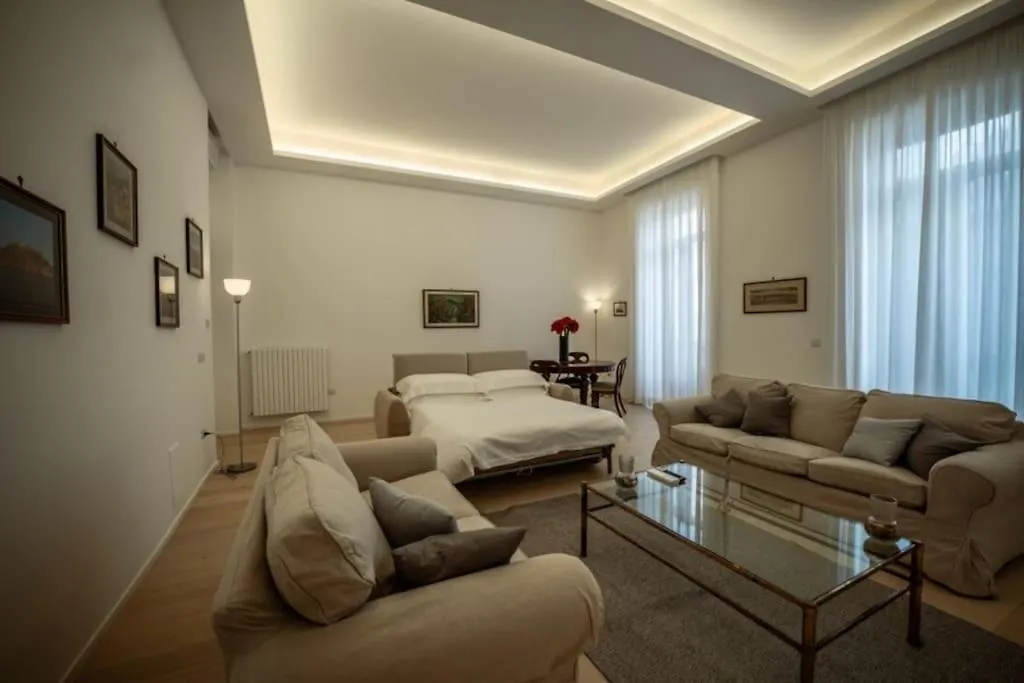Luxury Apartment In Naples Italy