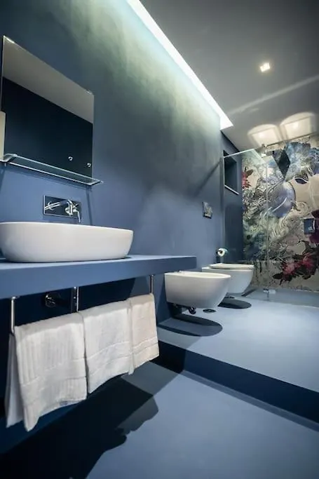 Luxury Apartment In Naples Italy