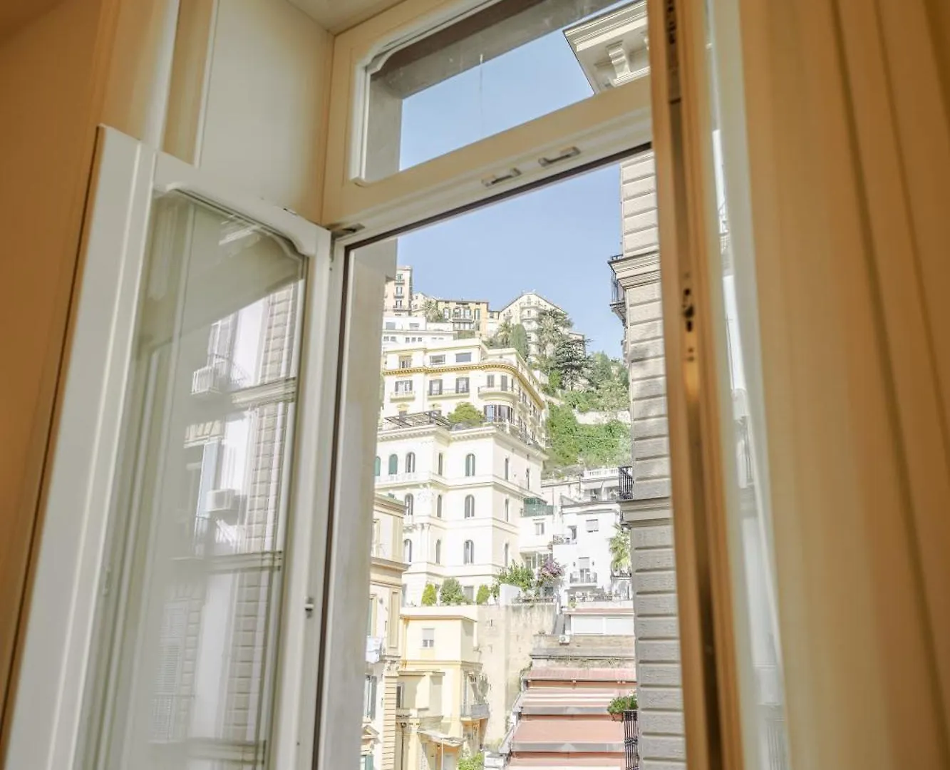 Luxury Apartment In Naples Italy