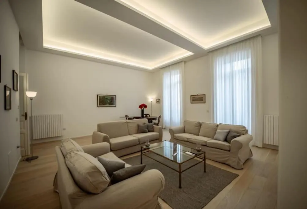 Luxury Apartment In Naples contacts